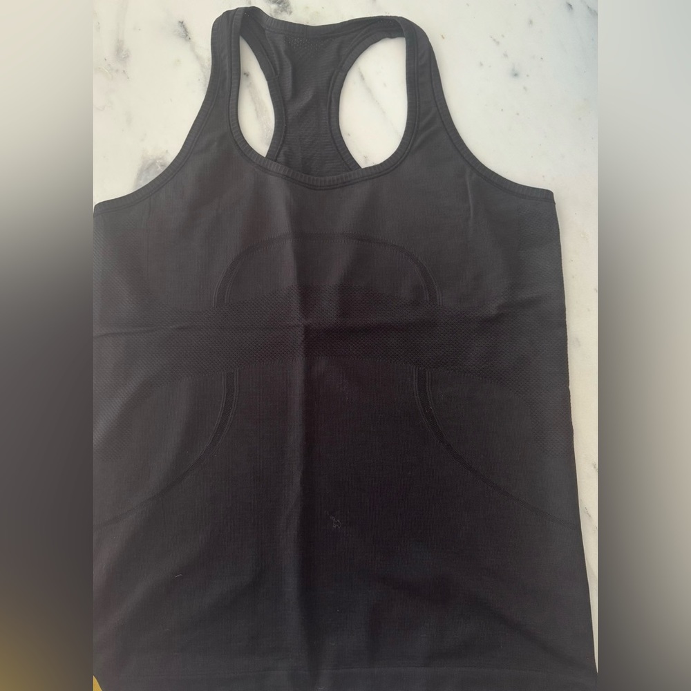 Women’s lululemon tank